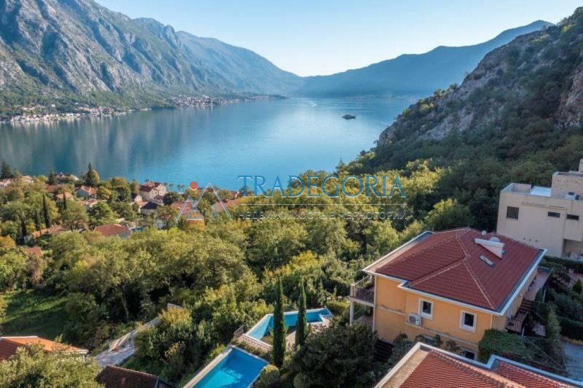 Townhouse in Kotor, Montenegro, 148 sq.m - picture 1