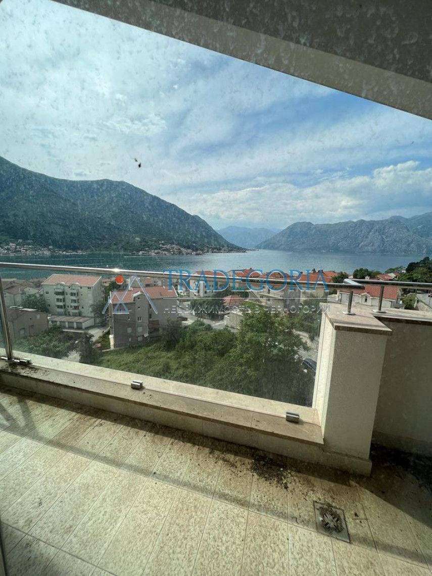 Piso en Dobrota, Montenegro, 108 m2 - imagen 1