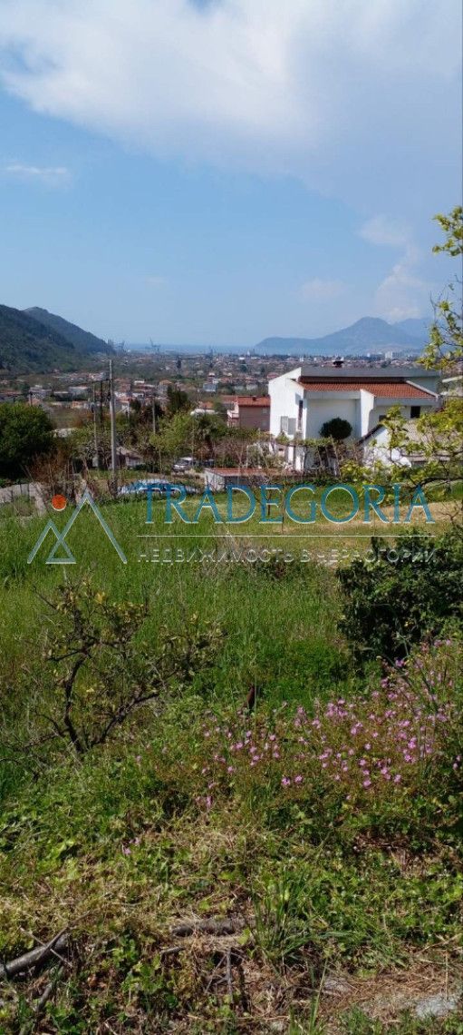 Land in Bar, Montenegro, 1 600 sq.m - picture 1
