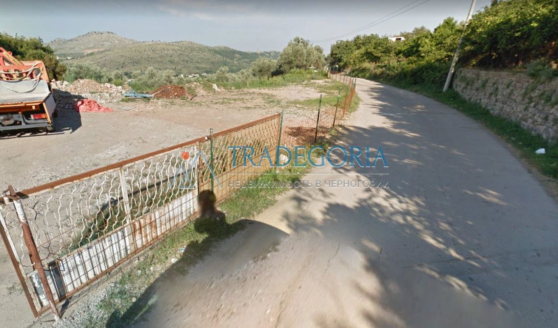 Land in Bar, Montenegro, 1 100 sq.m - picture 1
