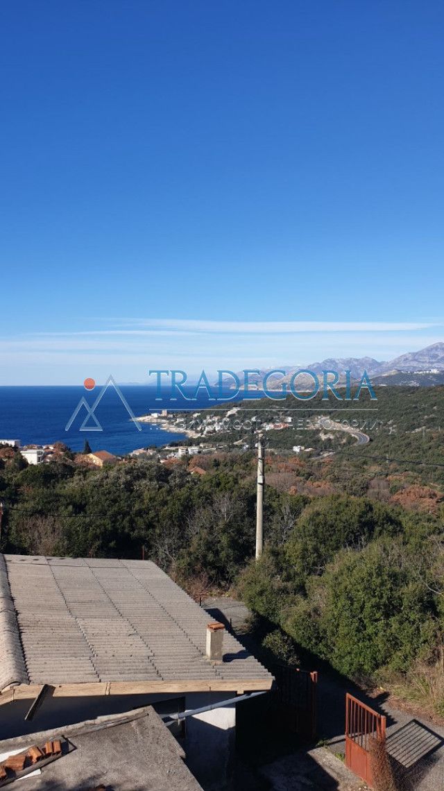 Land in Utjeha, Montenegro, 2 376 sq.m - picture 1