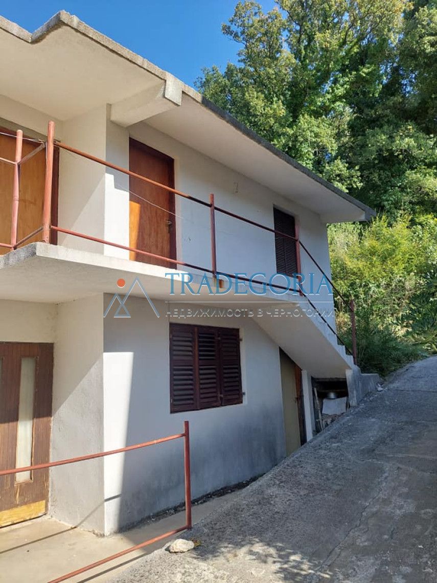 Haus in Sutomore, Montenegro, 100 m2 - Foto 1