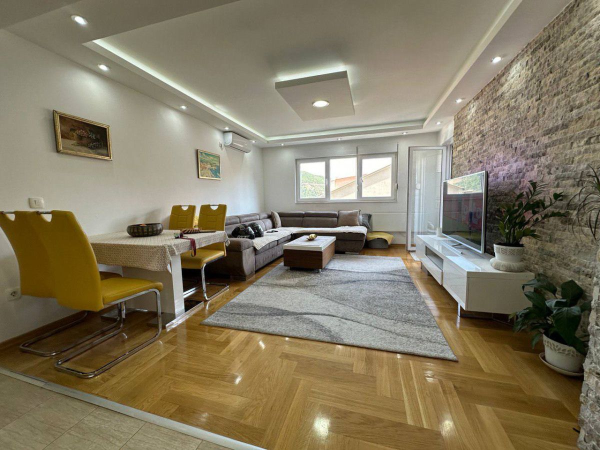 Wohnung in Budva, Montenegro, 80 m2 - Foto 1
