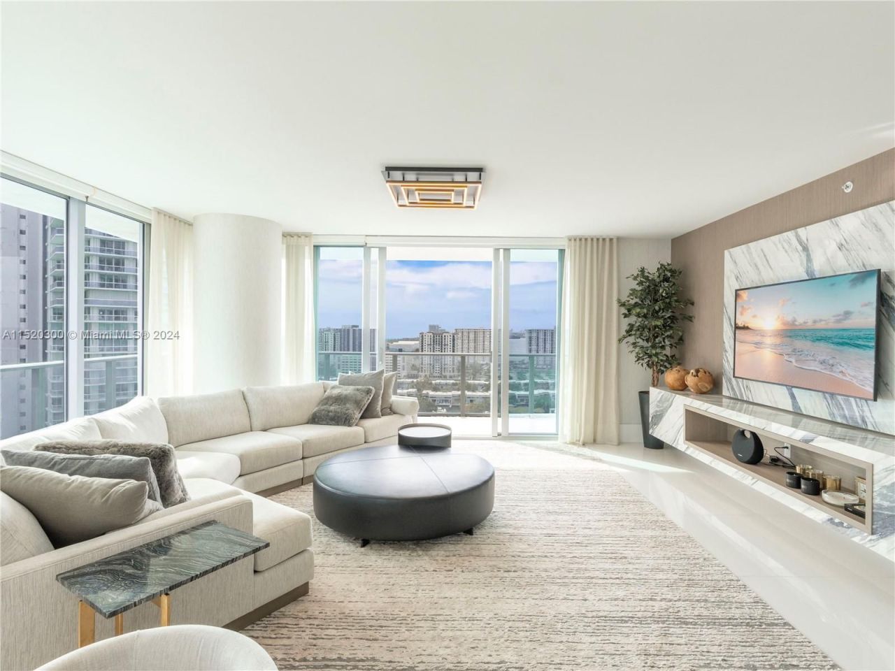 Appartement à Miami, États-Unis, 180 m2 - image 1