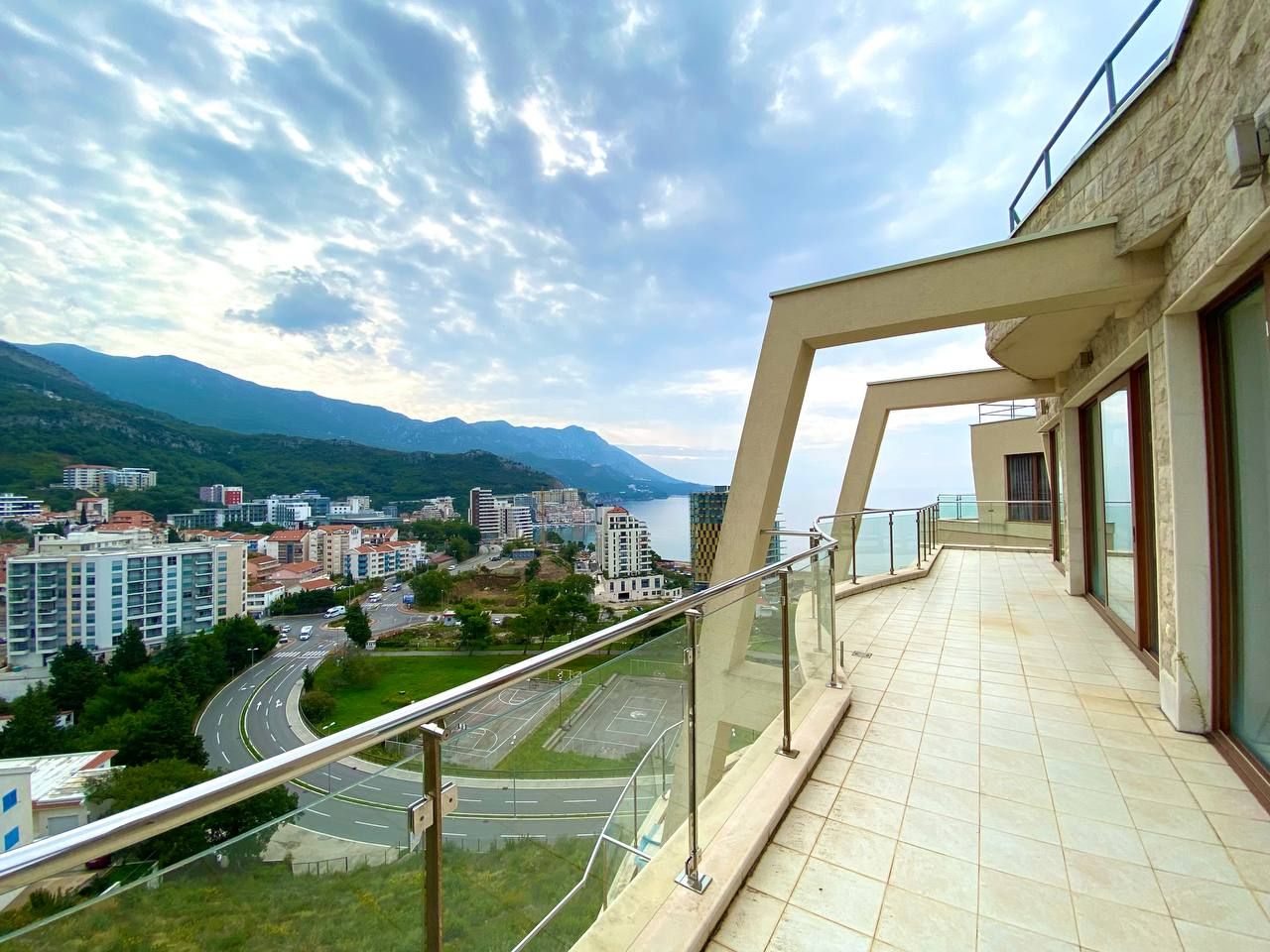 Flat in Budva, Montenegro, 400 sq.m - picture 1