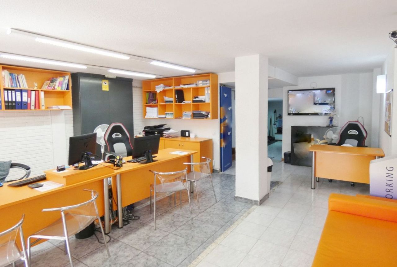 Büro in Barcelona, Spanien, 240 m2 - Foto 1