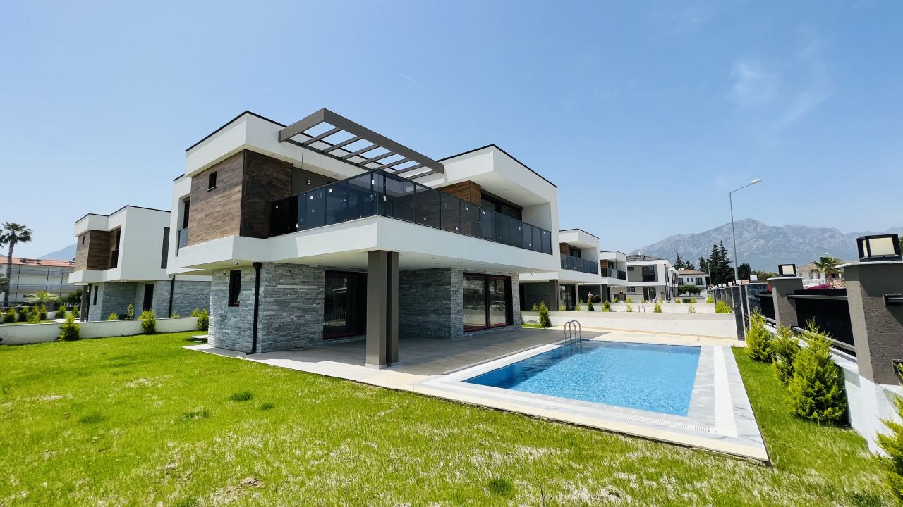 Villa in Kemer, Türkei, 257 m2 - Foto 1
