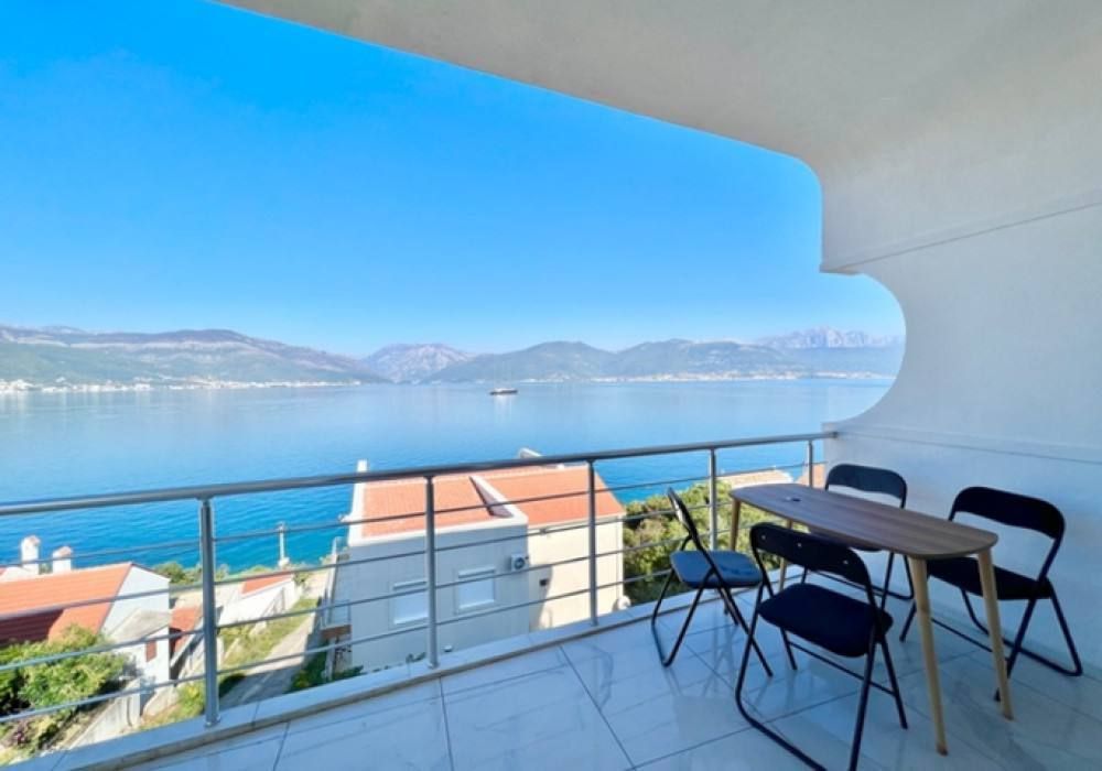 Wohnung in Tivat, Montenegro, 62 m2 - Foto 1