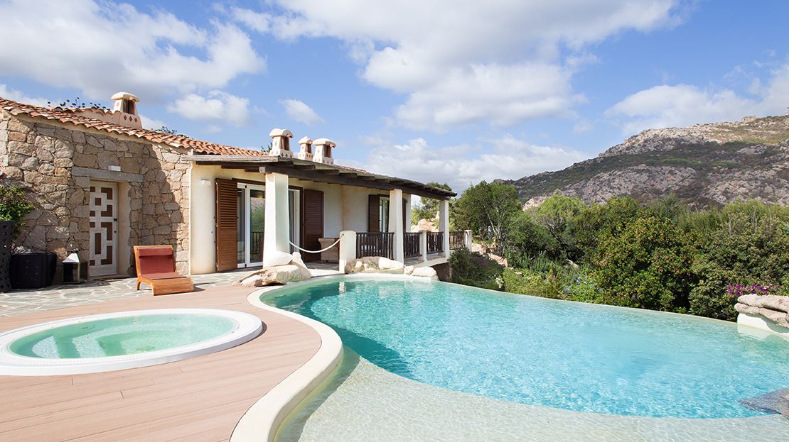 Villa in Costa Smeralda, Italy, 350 sq.m - picture 1