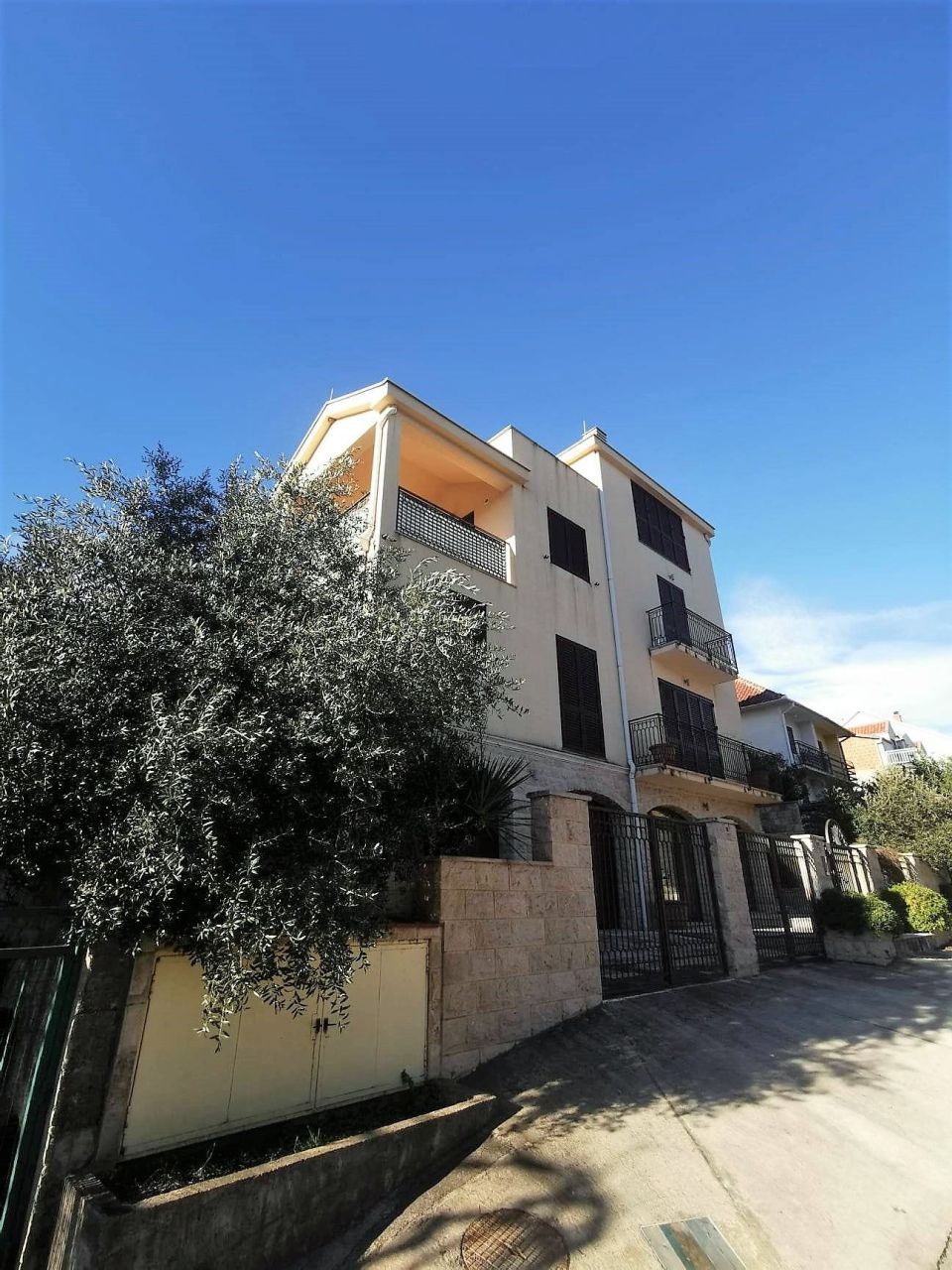 Villa à Tivat, Monténégro, 324 m2 - image 1