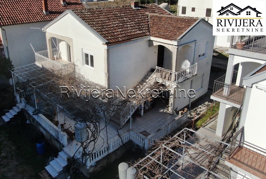 Maison à Herceg-Novi, Monténégro, 170 m2 - image 1