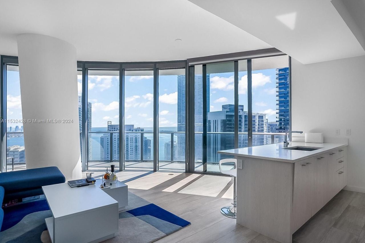 Appartement à Miami, États-Unis, 130 m2 - image 1