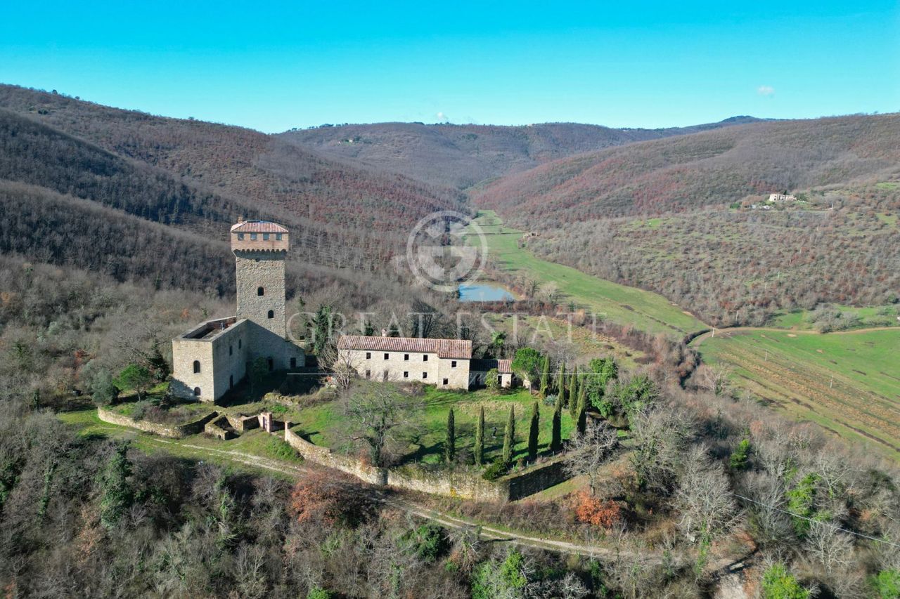 Castillo en Passignano sul Trasimeno, Italia, 1 080 m2 - imagen 1