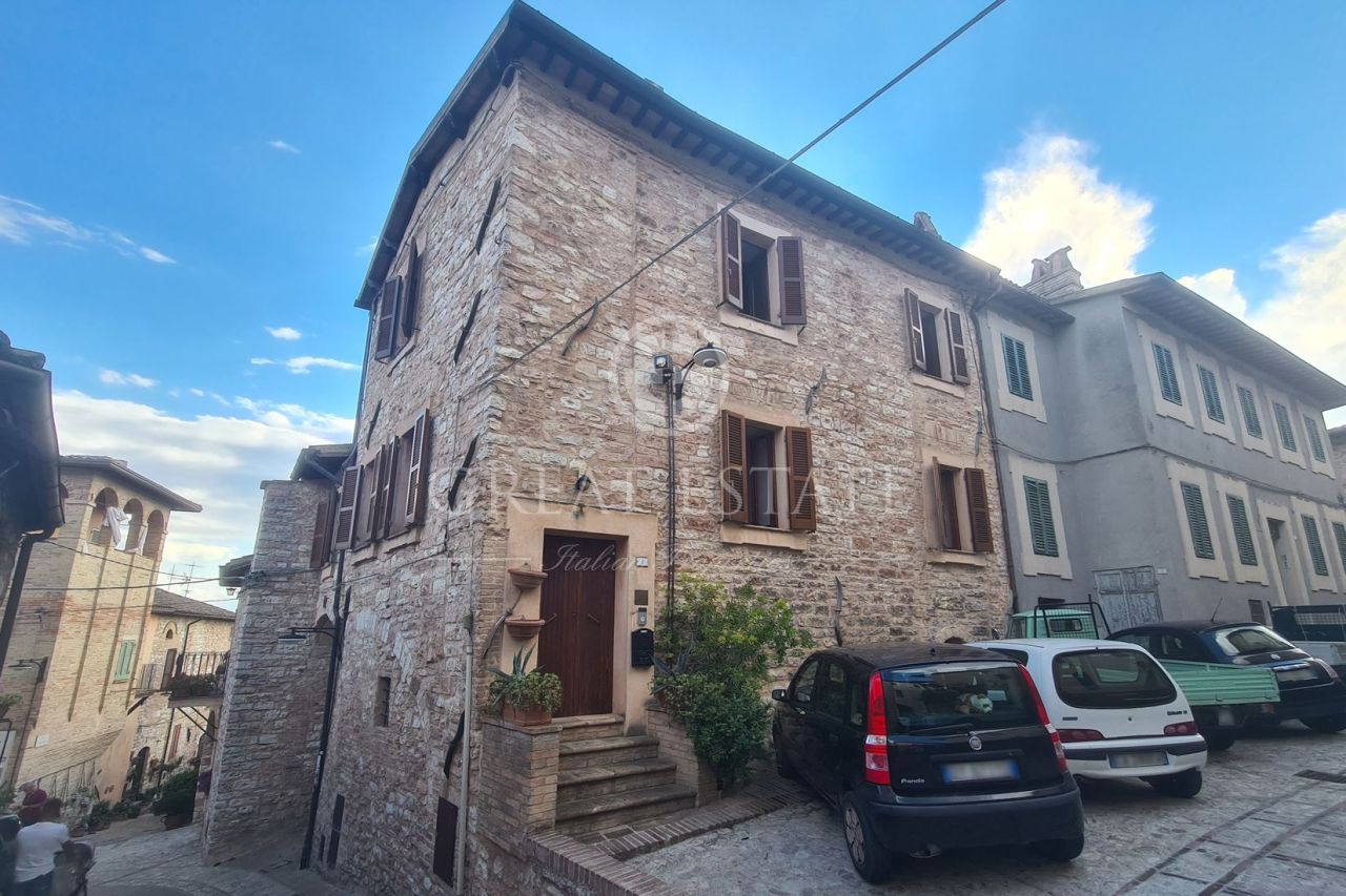 Townhouse in Spello, Italy, 182.75 sq.m - picture 1