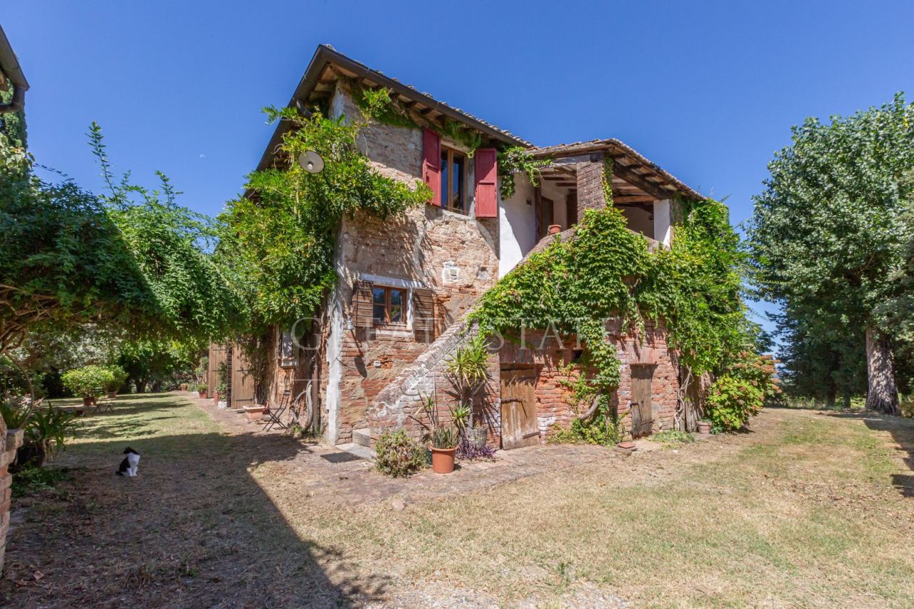 Maison à Chiusi, Italie, 923.05 m2 - image 1