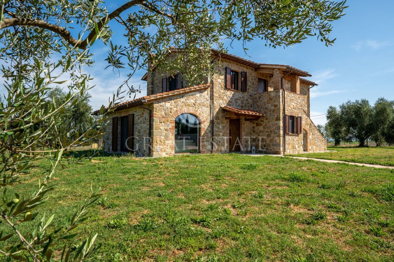 House in Paciano, Italy, 259.35 sq.m - picture 1