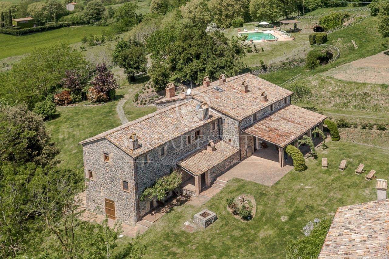 Maison à Orvieto, Italie, 593.5 m2 - image 1