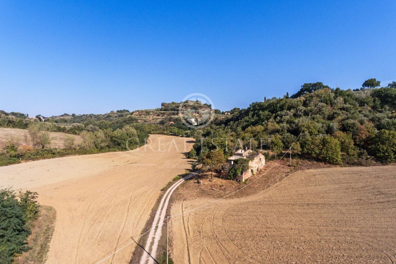 House in Montepulciano, Italy, 223.1 sq.m - picture 1