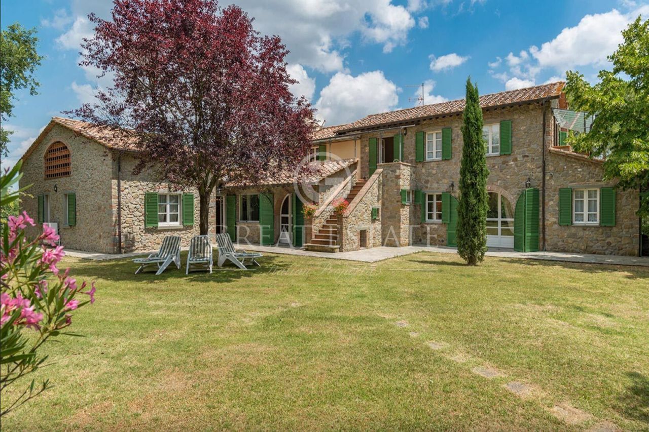 House in Cortona, Italy, 385 sq.m - picture 1