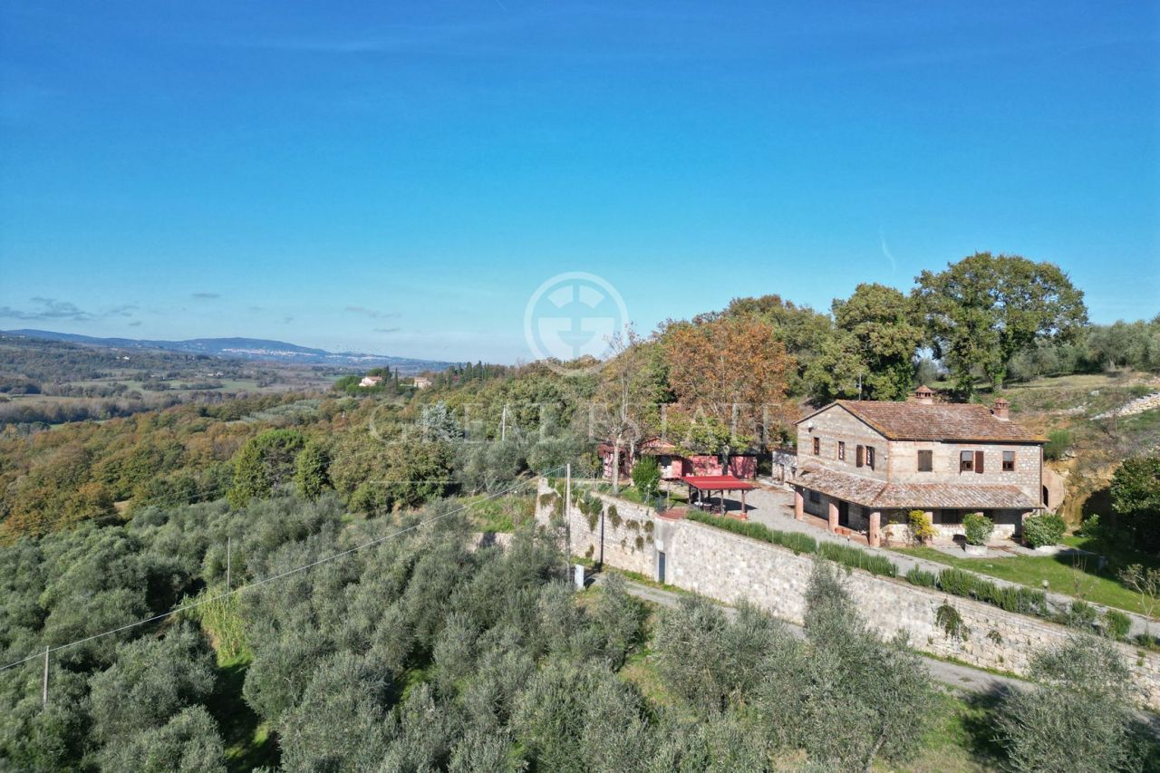 House in Cetona, Italy, 577.35 sq.m - picture 1
