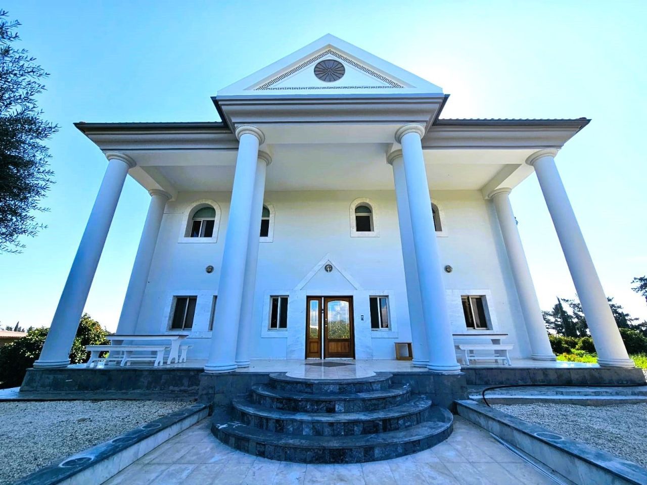 Villa in Limassol, Cyprus, 436 sq.m - picture 1