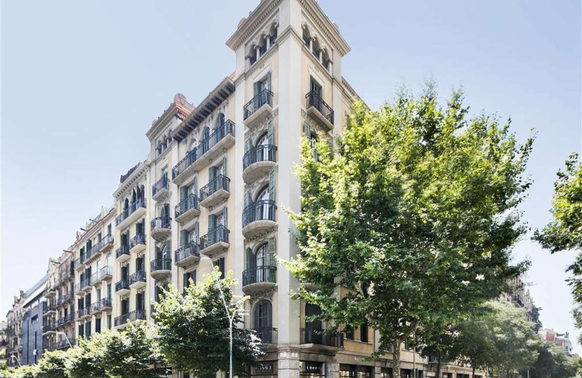 Flat in Barcelona, Spain, 105 sq.m - picture 1