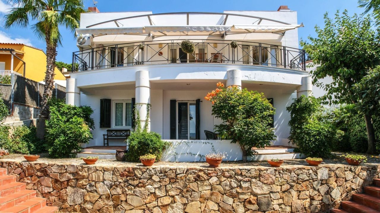 House on Costa Brava, Spain, 462 sq.m - picture 1
