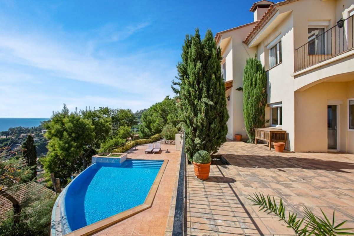 House on Costa Brava, Spain, 293 sq.m - picture 1
