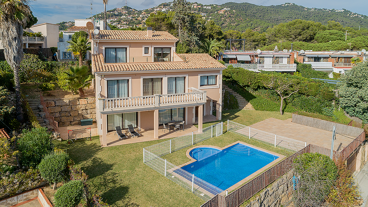 House on Costa Brava, Spain, 440 sq.m - picture 1