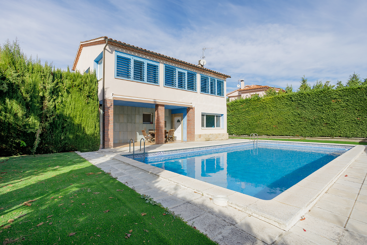 Casa en la Costa Brava, España, 472 m2 - imagen 1