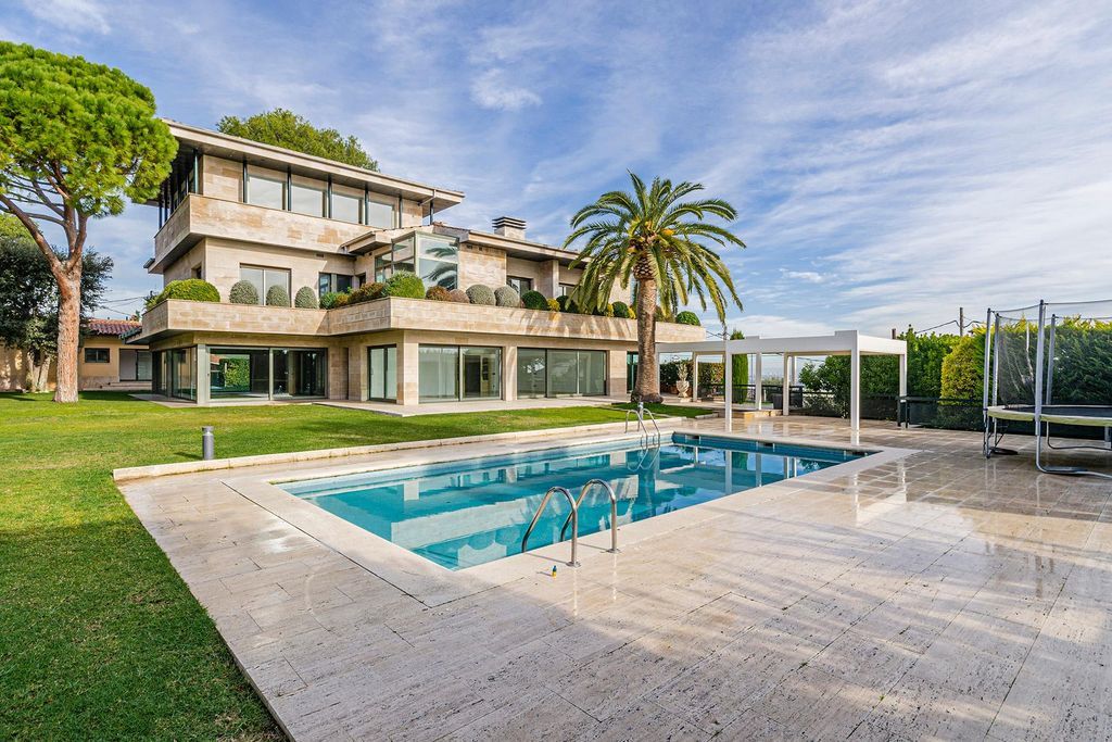 Casa en Costa del Garraf, España, 840 m2 - imagen 1