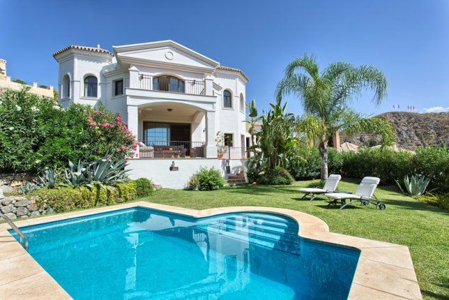 Casa en la Costa del Sol, España, 412 m2 - imagen 1