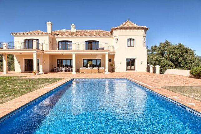 Casa en la Costa del Sol, España, 1 169 m2 - imagen 1