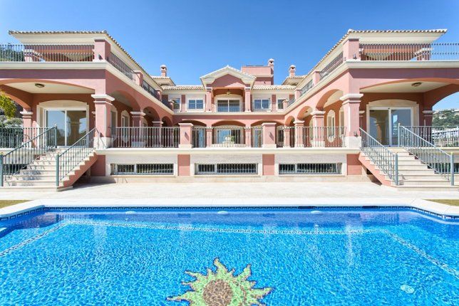 Haus in Costa del Sol, Spanien, 1 524 m2 - Foto 1