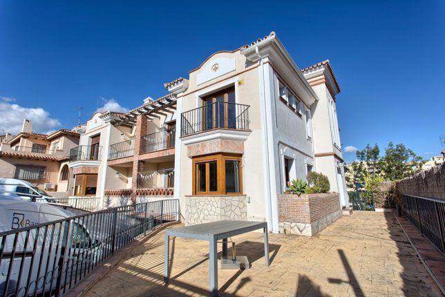 House on Costa del Sol, Spain, 579 sq.m - picture 1
