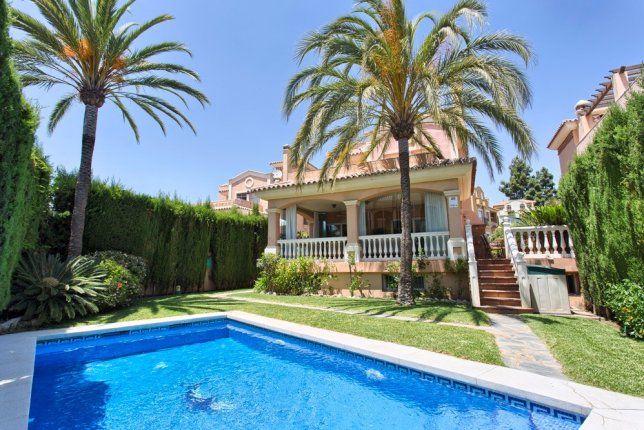 Maison sur la Costa del Sol, Espagne, 509 m2 - image 1