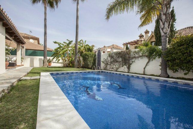 Casa en la Costa del Sol, España, 356 m2 - imagen 1