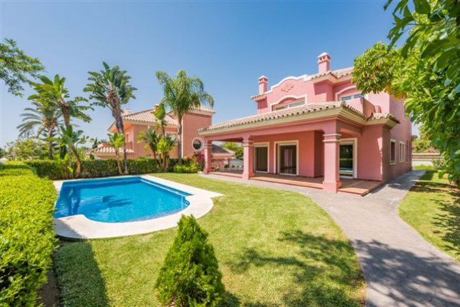 House on Costa del Sol, Spain, 410 sq.m - picture 1