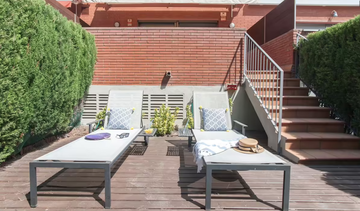 Townhouse in Barcelona, Spain, 280 sq.m - picture 1