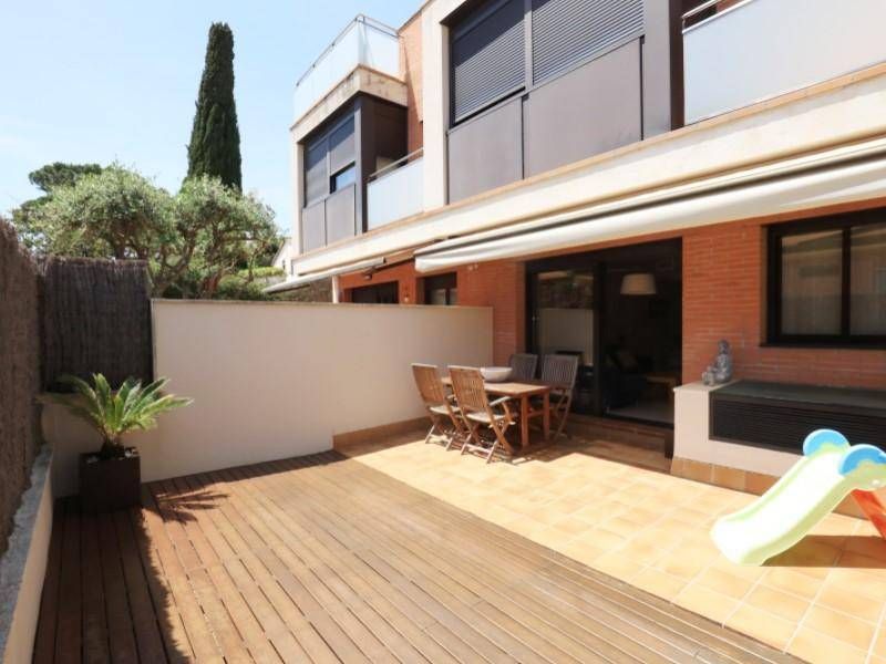 Townhouse on Costa del Maresme, Spain, 256 sq.m - picture 1