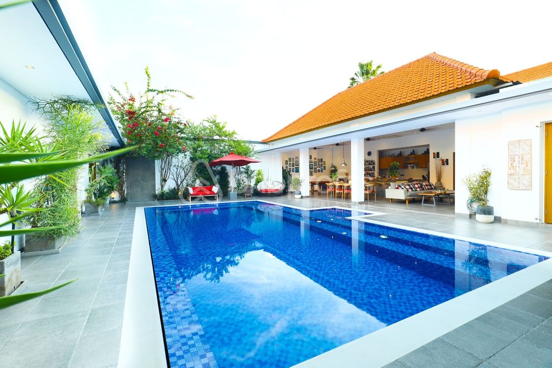 Villa à Kerobokan, Indonésie, 260 m2 - image 1