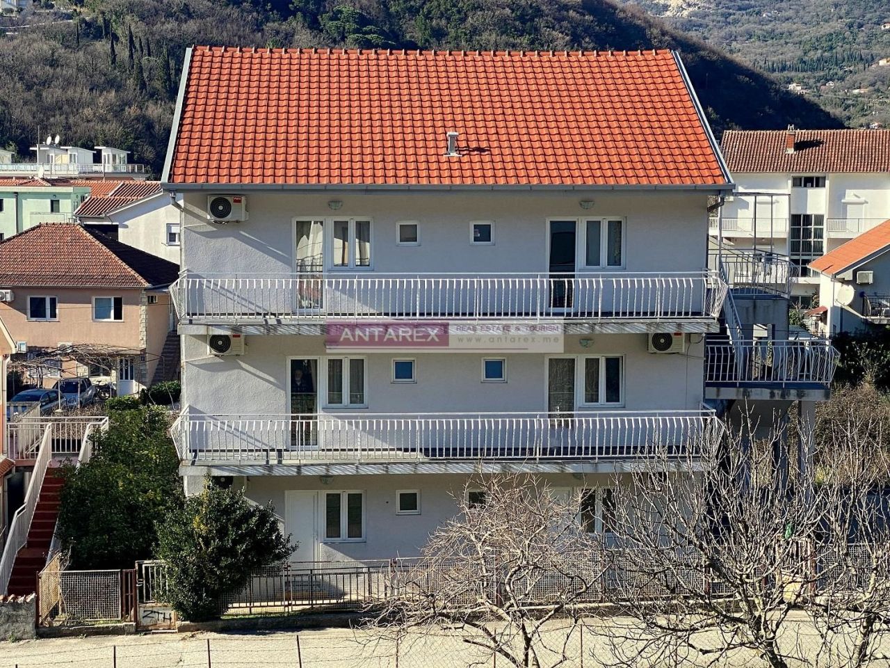 Villa in Zelenika, Montenegro, 316 m2 - Foto 1