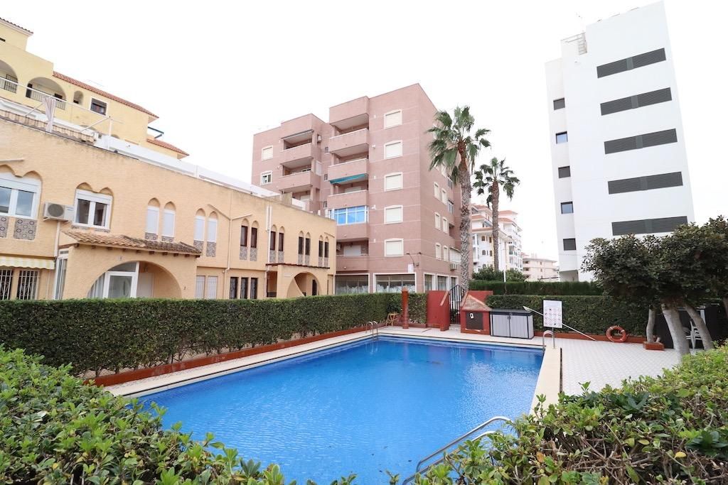 Flat in Torrevieja, Spain, 84 sq.m - picture 1