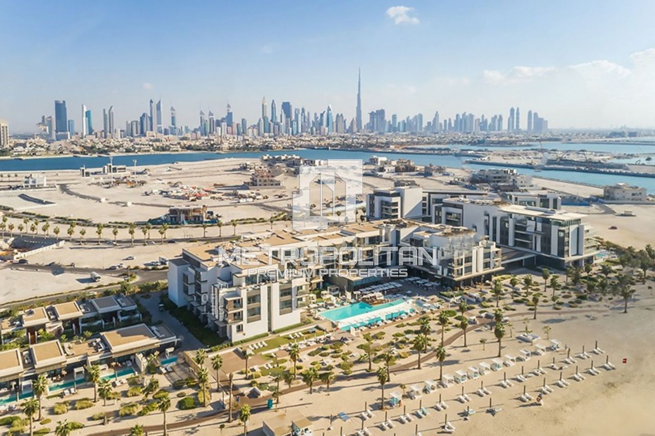 Land in Dubai, UAE, 1 212 sq.m - picture 1