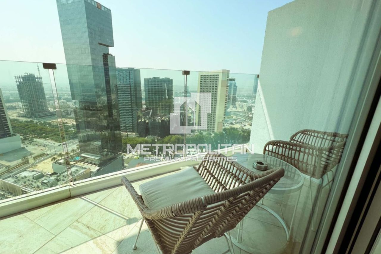 Apartment in Dubai, UAE, 49 sq.m - picture 1