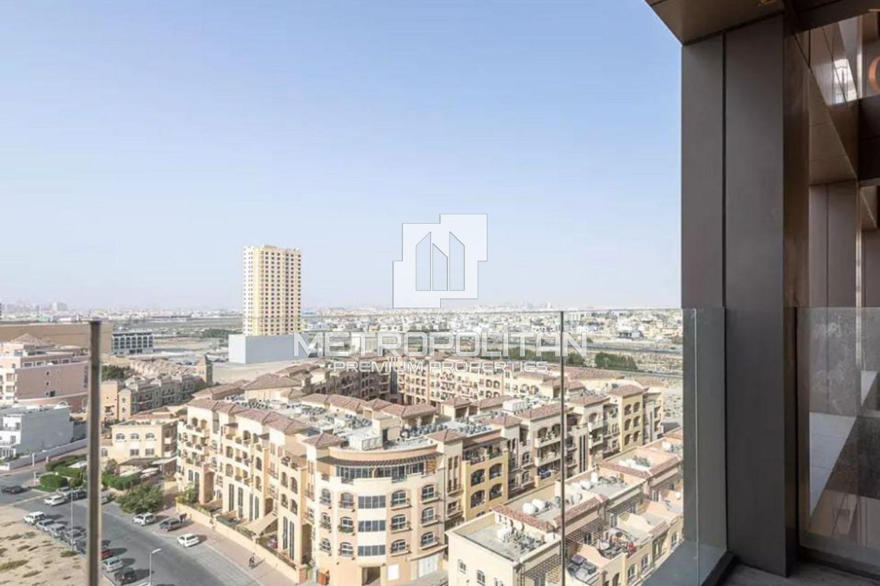 Apartment in Dubai, UAE, 66 sq.m - picture 1
