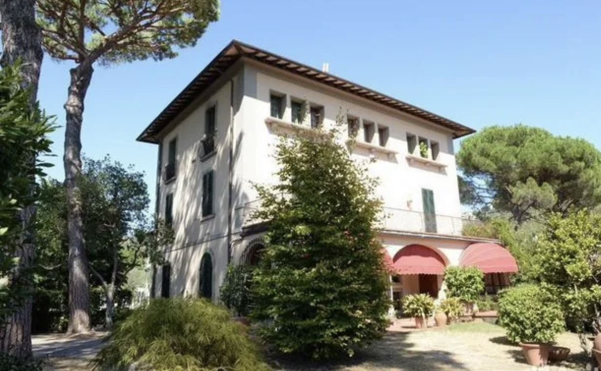House in Montecatini Terme, Italy, 520 sq.m - picture 1