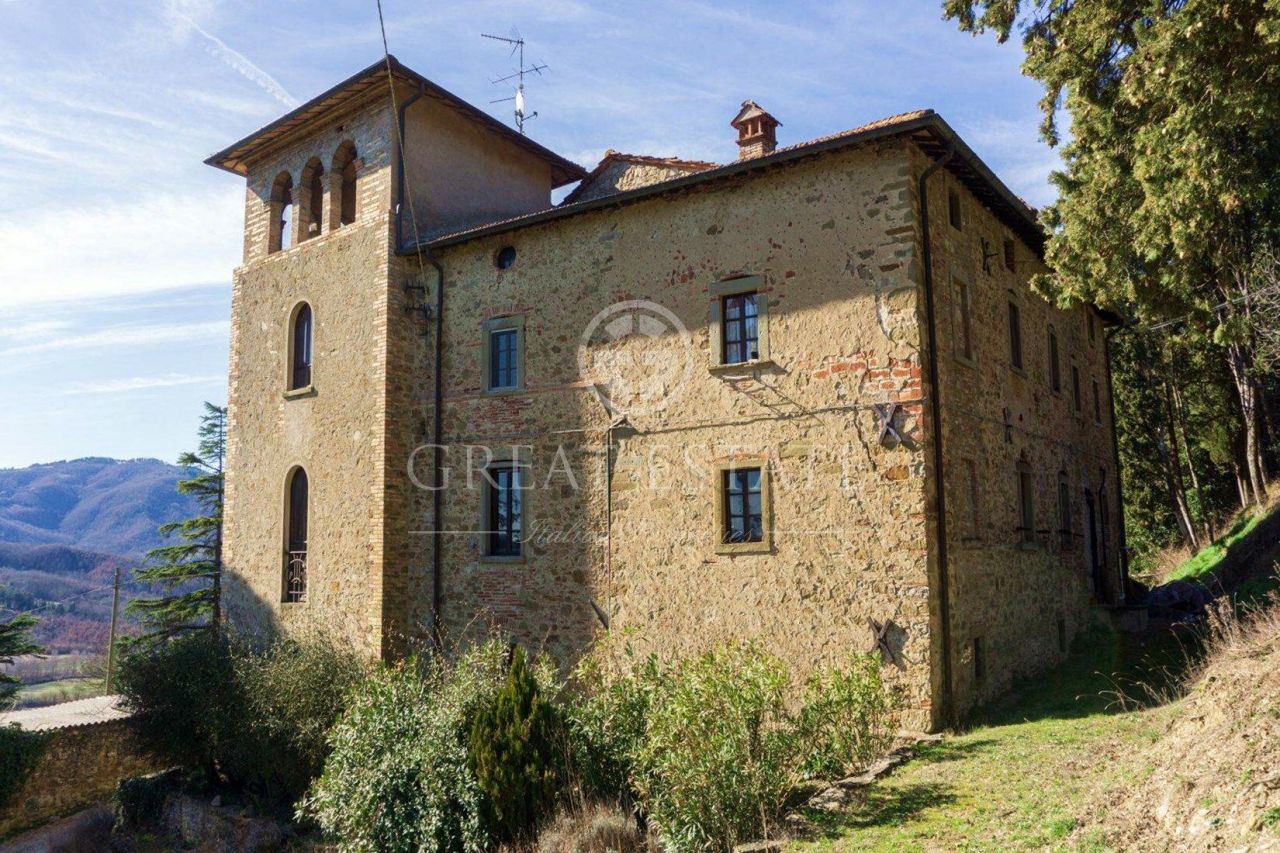 Casa en Citta di Castello, Italia, 1 275 m2 - imagen 1