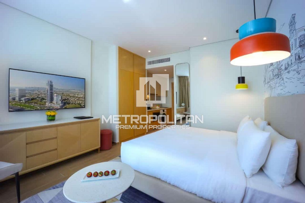 Apartment in Dubai, UAE, 34 sq.m - picture 1