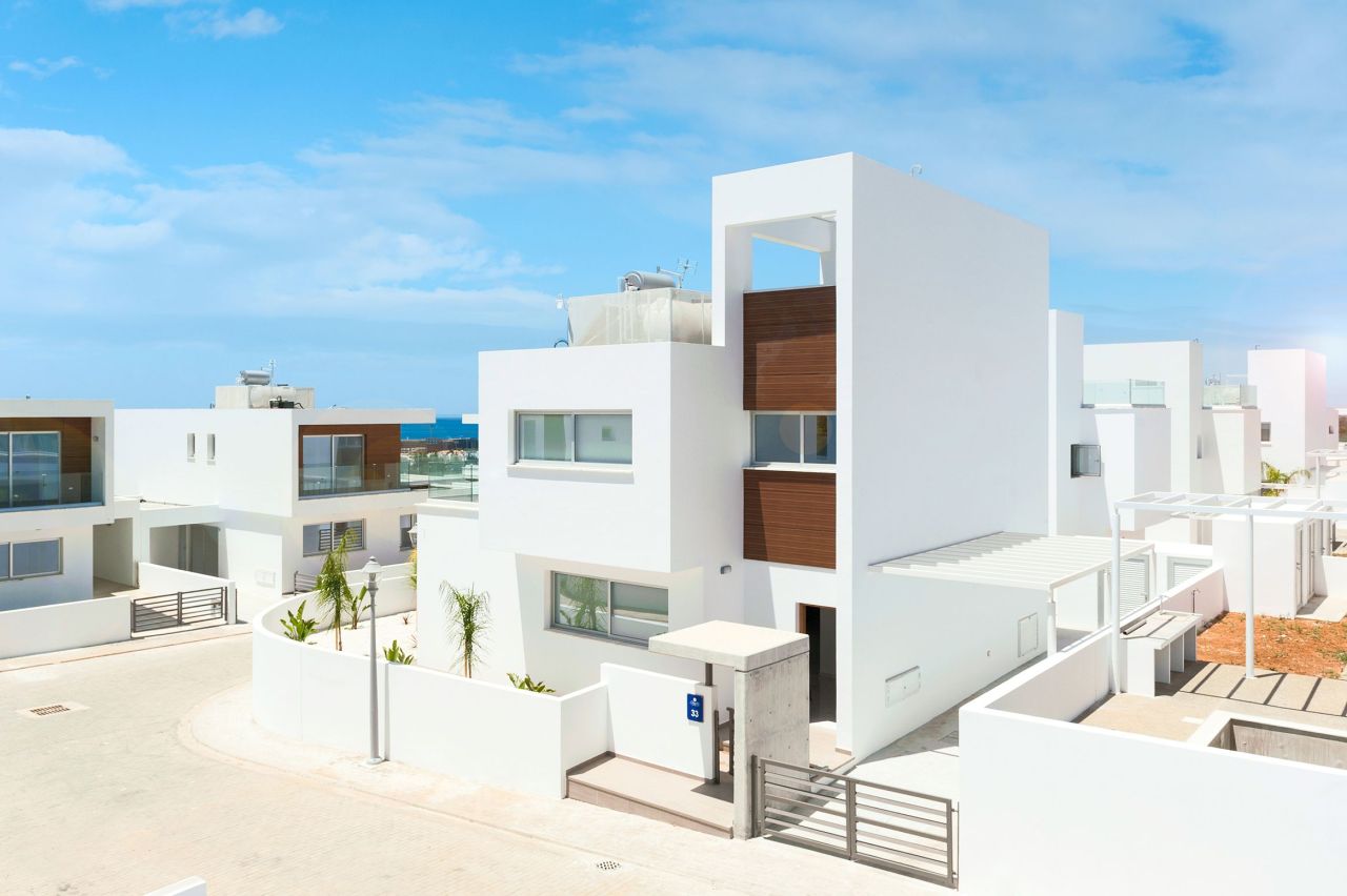 Villa à Famagouste, Chypre, 165 m2 - image 1